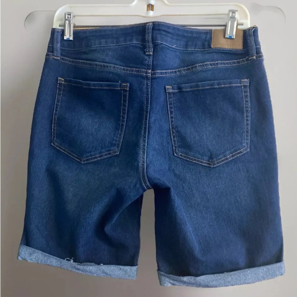 Aeropostale Sz. 8 Women’s Jean Bermuda Shorts zipper Button Closure Nice Cond - Picture 2 of 10